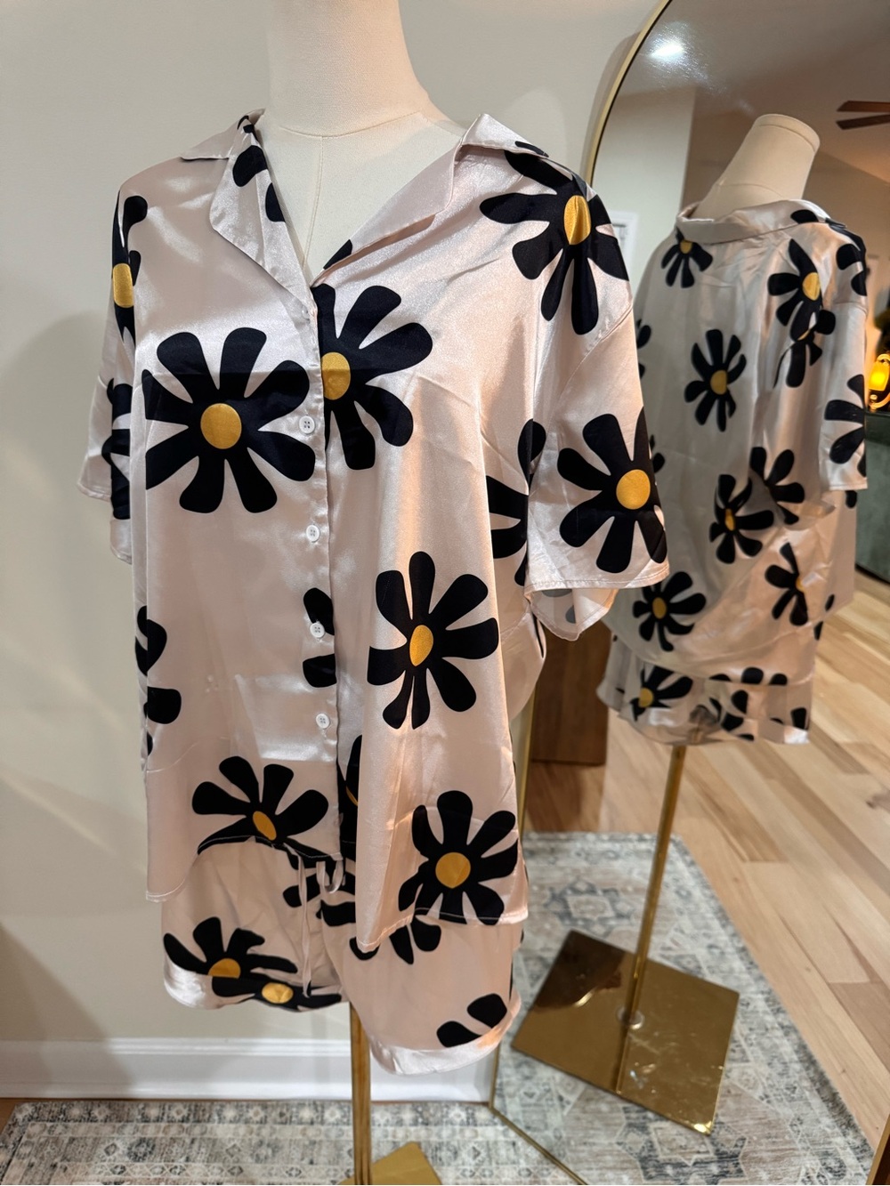 retro daisy satin pajama short set